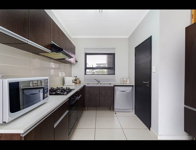 2 BEDROOM APARTMENT FOR SALE IN FOURWAYS